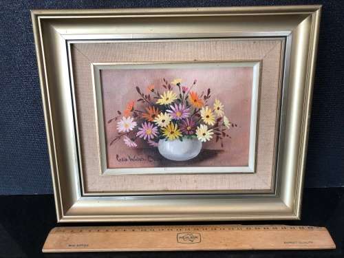 A STUNNING FRAMED ORIGINAL SIGNED "CELIA WALSH-DIEHL" (1915-1993) OIL PAINTING ON BOARD OF FLOWERS