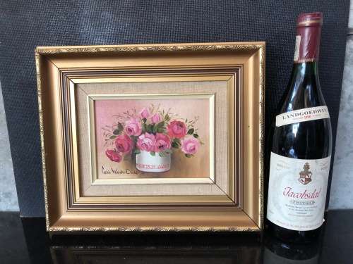 A STUNNING FRAMED ORIGINAL SIGNED "CELIA WALSH-DIEHL" (1915-1993) OIL PAINTING ON BOARD OF FLOWERS