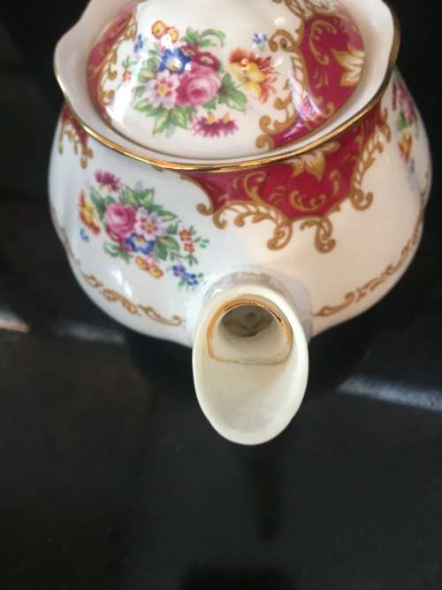 Ultra Rare c1939 Reg:832881 Royal Albert "CANTERBURY" Gilt  Floral & Gold Gilt Tea Pot Damaged