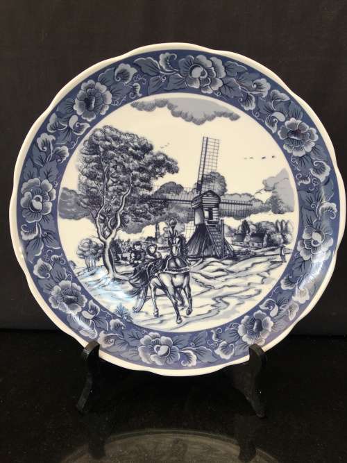 Beautiful Vintage Delft Holland Special Limited  Collection Edition Windmill. 27 cm Display Plate.
