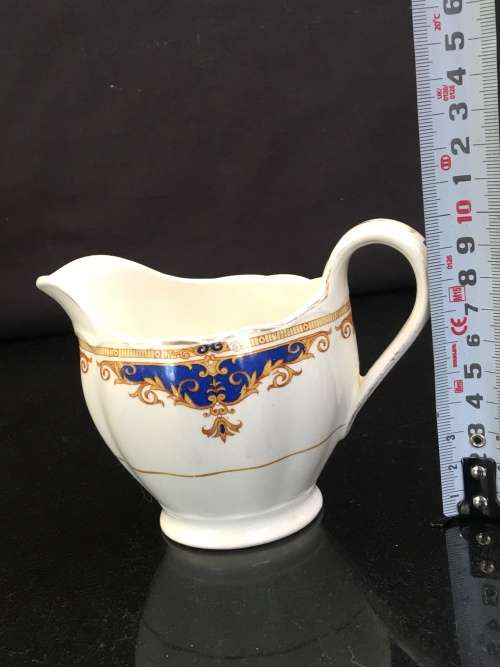 Stunning Rare Vintage c1930s Creampetal Grindley England Porcelain Creamer 250ml. hairline crack