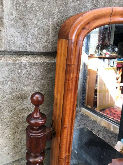 WOW !!! LATE 1800's VICTORIAN MAHOGANY SWIVEL SHAVING MIRROR WITH BARLEY TWIST SUPPORTS