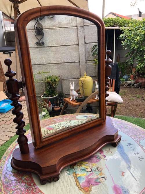 WOW !!! LATE 1800's VICTORIAN MAHOGANY SWIVEL SHAVING MIRROR WITH BARLEY TWIST SUPPORTS