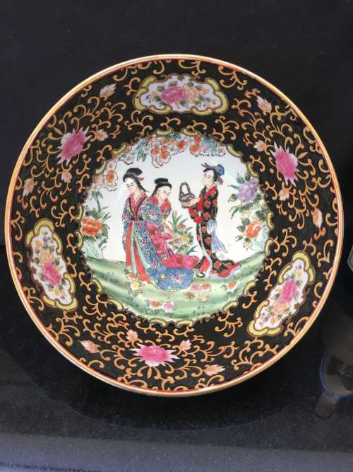 WOW !!! Stunning Large Qianlong Famille Rose Bowl - Black Enameled Courtyard Ladies & Lotus flower