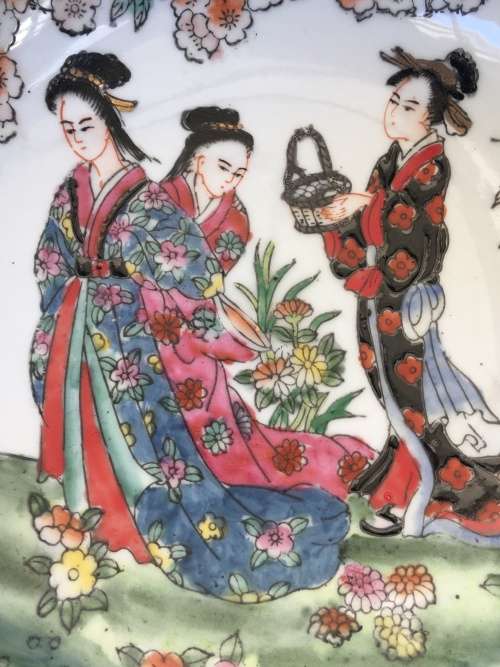 WOW !!! Stunning Large Qianlong Famille Rose Bowl - Black Enameled Courtyard Ladies & Lotus flower