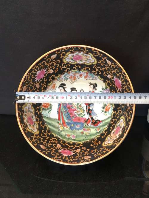 WOW !!! Stunning Large Qianlong Famille Rose Bowl - Black Enameled Courtyard Ladies & Lotus flower