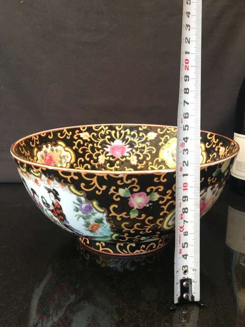 WOW !!! Stunning Large Qianlong Famille Rose Bowl - Black Enameled Courtyard Ladies & Lotus flower