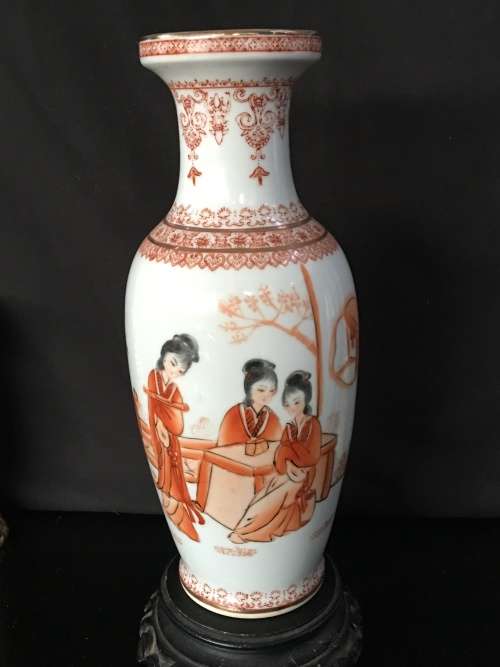 Beautiful Qianlong Chinese Antique "Season ladies Poems of China" Large Porcelain Vase, In Spring.