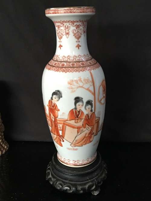 Beautiful Qianlong Chinese Antique "Season ladies Poems of China" Large Porcelain Vase, In Spring.
