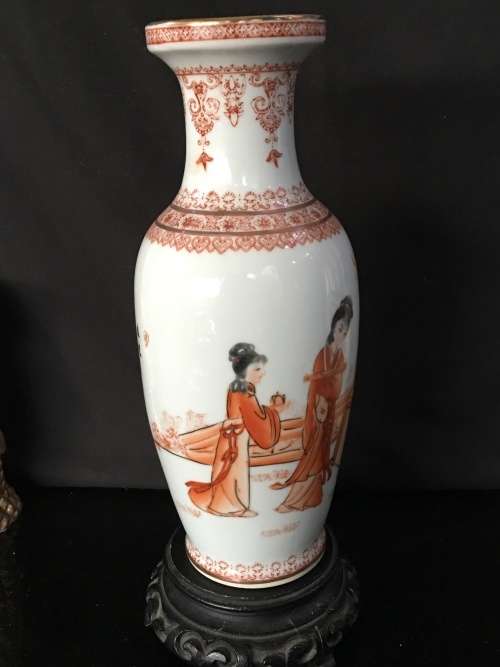 Beautiful Qianlong Chinese Antique "Season ladies Poems of China" Large Porcelain Vase, In Spring.