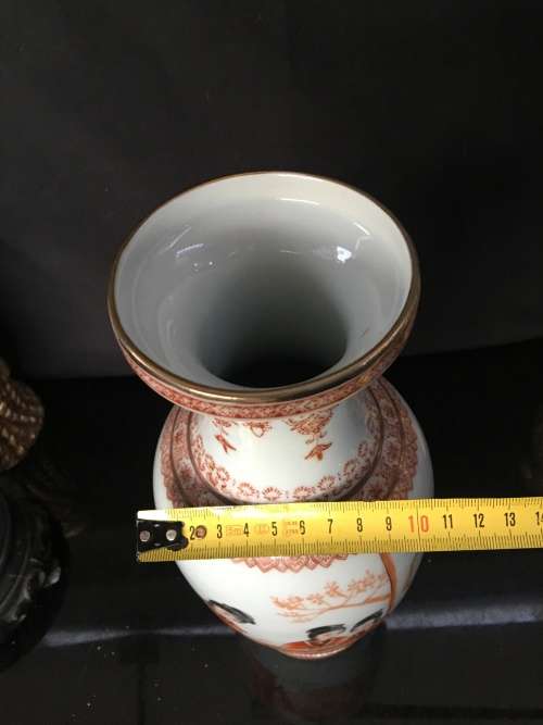 Beautiful Qianlong Chinese Antique "Season ladies Poems of China" Large Porcelain Vase, In Spring.