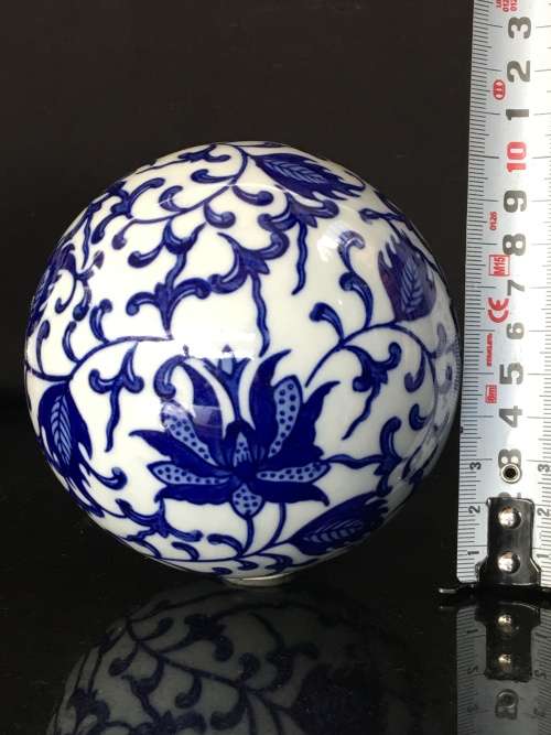 set of 2 Beautiful Blue & White Ming Style Chinese Hand Painted Porcelain Large Balls