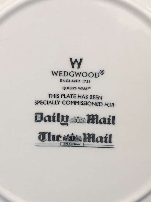 Vintage Wedgwood Queens Ware 22 cm plate celebrating the Life of Queen Elizabeth The Queen Mother