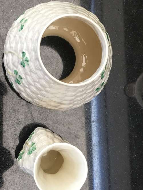Lot Beautiful Vintage Eggshell Belleek Classic Ireland Shamrock bud vase & Candle Cover