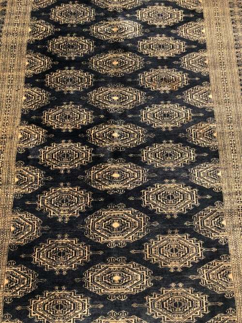 WOW !!! STUNNING VINTAGE HAND KNOTTED PURE WOOL BLACK BOKHARA PERSIAN CARPET 1860 X 1320mm