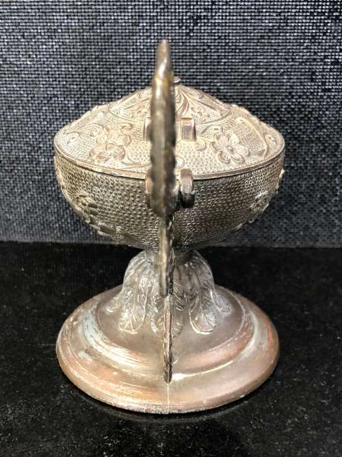 WOW !!! STUNNING CAST ANTIQUE CHINESE STYLE OIL BURNER LAMP WITH SALAMANDER HANDLE