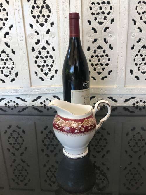 Stunning c1940s "BRIAR ROSE" Tuscan Fine Bone China Red & Gold Gilt Creamer