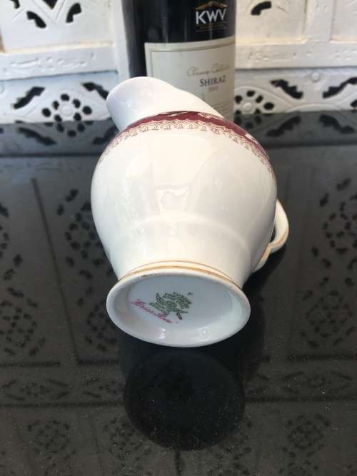 Stunning c1940s "BRIAR ROSE" Tuscan Fine Bone China Red & Gold Gilt Creamer