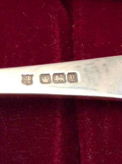 ANTIQUE BOXED PAIR OF SHEFFIELD SOLID STERLING SILVER LADLES (COOPER BROTHERS 1916) WEIGHS 109.73g