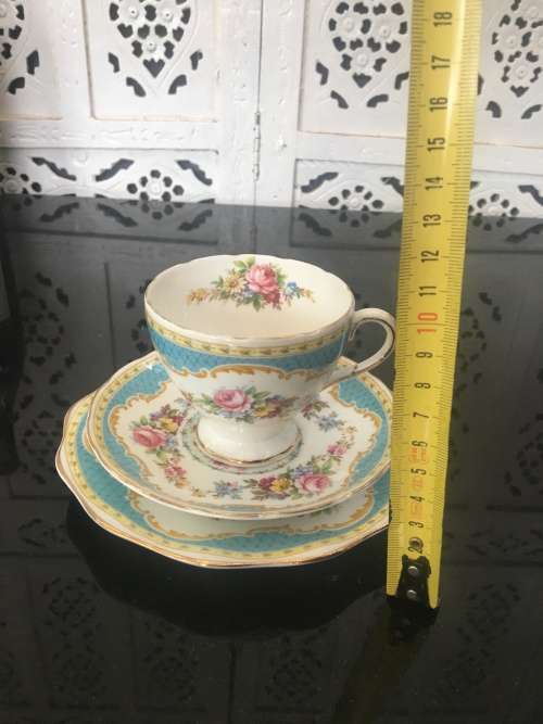 Beautiful Rare Vintage Windsor Blue By Foley. Blue Edge Multifloral Scalloped Footed Cup Tea Trio
