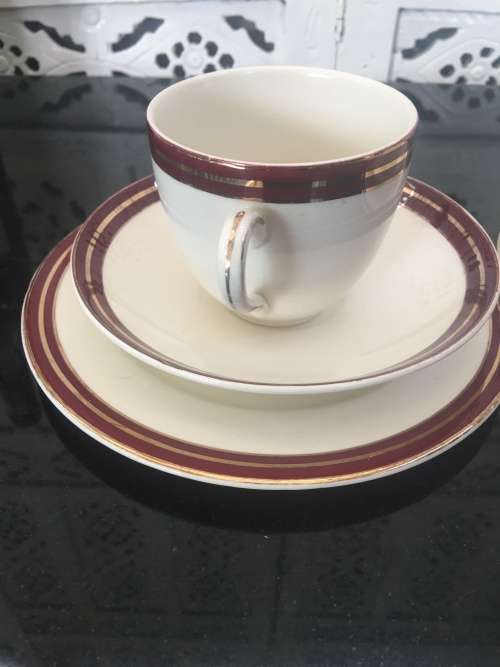 set of 2 Beautiful Vintage c1940s Burgundy and Gold Std Size Tea Trios