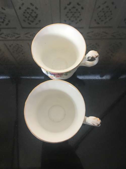 2 Beautiful Royal Albert Moss Rose Tea Cups in Excellent condition.