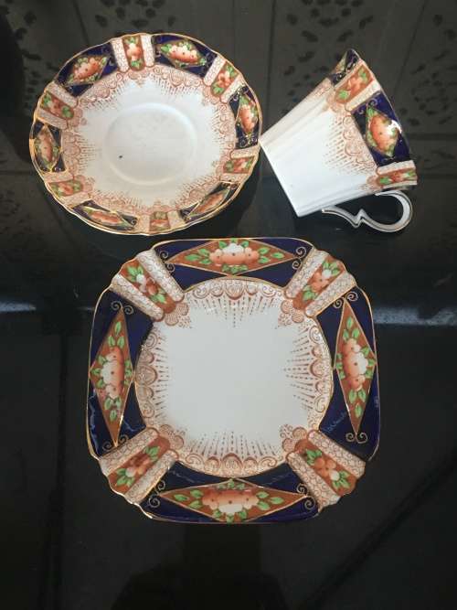 Ultra Rare 1930's Royal Albert Pat: no: 7495 Scalloped Royal Imari Pattern Blue & Gold Gilt Tea Trio