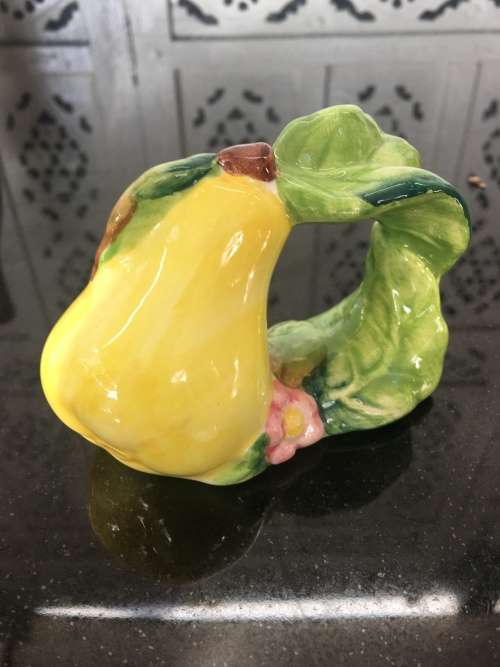 Lovely Ultra Rare Vintage Villeroy & Boch Set of 2 Porcelain Napkin Rings Fruit. with Markings