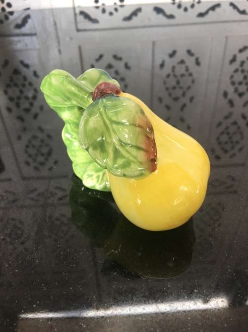 Lovely Ultra Rare Vintage Villeroy & Boch Set of 2 Porcelain Napkin Rings Fruit. with Markings