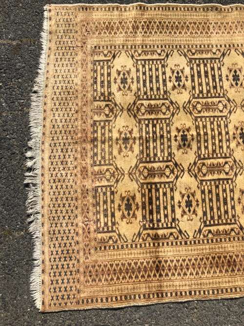 WOW !!! VINTAGE PURE WOOL HAND KNOTTED BOKHARA PERSIAN CARPET - OVER 50 YEARS OLD 1830 X 1260mm
