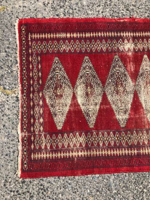 WOW !!! NICELY WORN PURE WOOL HAND KNOTTED VINTAGE BOKHARA PERSIAN CARPET 1210 X 950mm