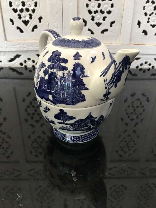 Rare Vintage William James Blue Willow Tea For One. Teapot On Cup Combo. Mint Condition