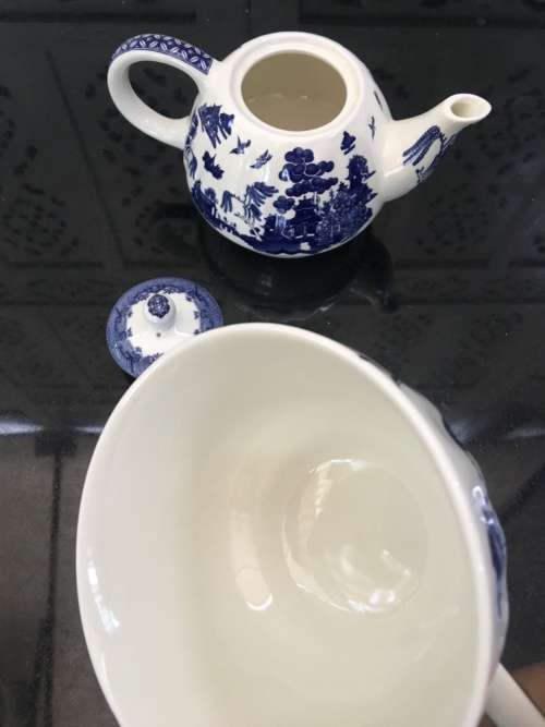 Rare Vintage William James Blue Willow Tea For One. Teapot On Cup Combo. Mint Condition