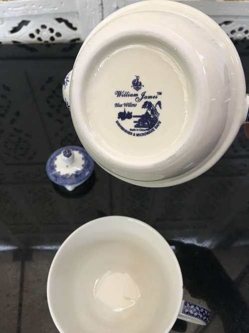 Rare Vintage William James Blue Willow Tea For One. Teapot On Cup Combo. Mint Condition