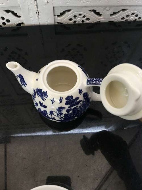 Rare Vintage William James Blue Willow Tea For One. Teapot On Cup Combo. Mint Condition