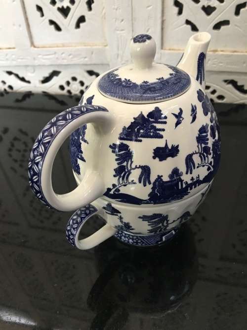 Rare Vintage William James Blue Willow Tea For One. Teapot On Cup Combo. Mint Condition