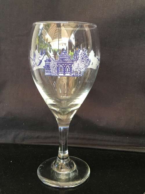 Stunning Vintage Genuine Crystal Blue Willow Large Wine Glasses set of 4 in Mint Condition.