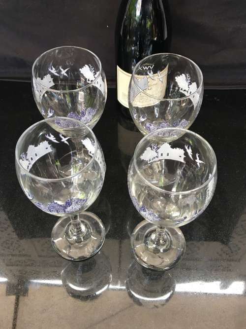 Stunning Vintage Genuine Crystal Blue Willow Large Wine Glasses set of 4 in Mint Condition.