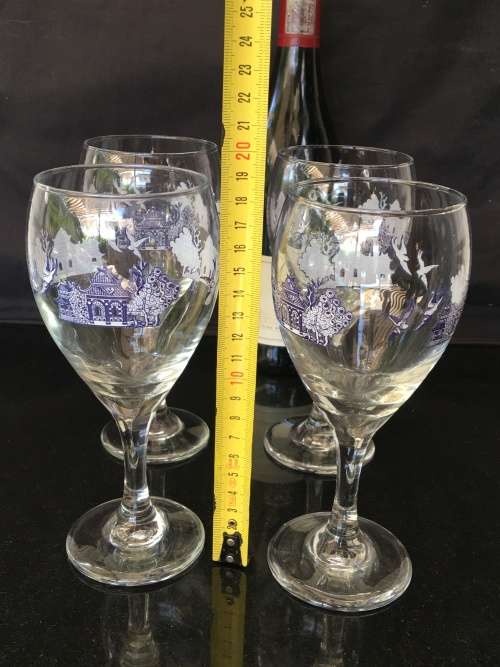 Stunning Vintage Genuine Crystal Blue Willow Large Wine Glasses set of 4 in Mint Condition.