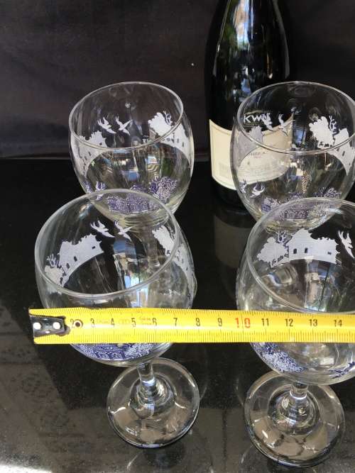 Stunning Vintage Genuine Crystal Blue Willow Large Wine Glasses set of 4 in Mint Condition.