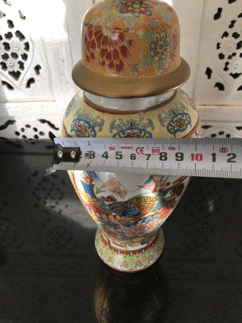 Stunning 20th Century Japanese Kutani Satsuma Lidded Temple Urn Birds & Floral & Gold Gilt