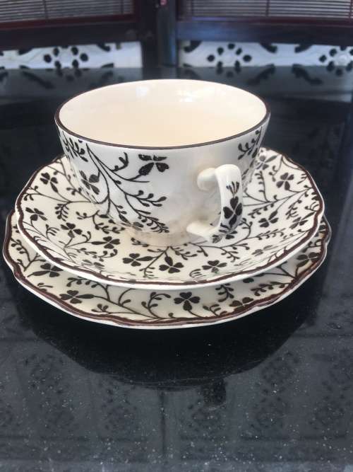 Collectors Laura Ashley Susanna Johnson Brothers England Porcelain Tea Trio (Brown)