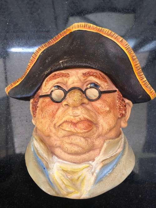 WOW !!! MR BUMBLES - LEGEND PRODUCTS CHALKWARE FIGURINE FROM OLIVER TWIST