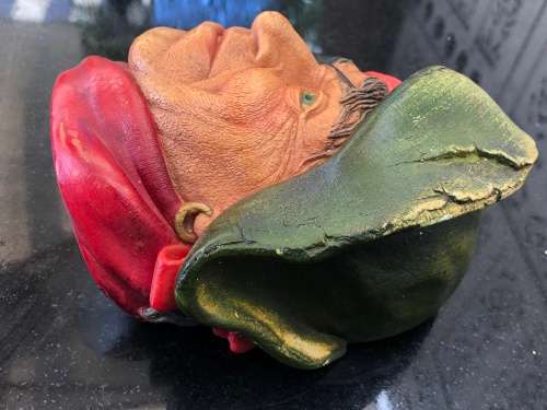 WOW !!! SMUGGLER - VINTAGE LEGEND PRODUCTS CHALKWARE 3D WALL HANGING FIGURINE
