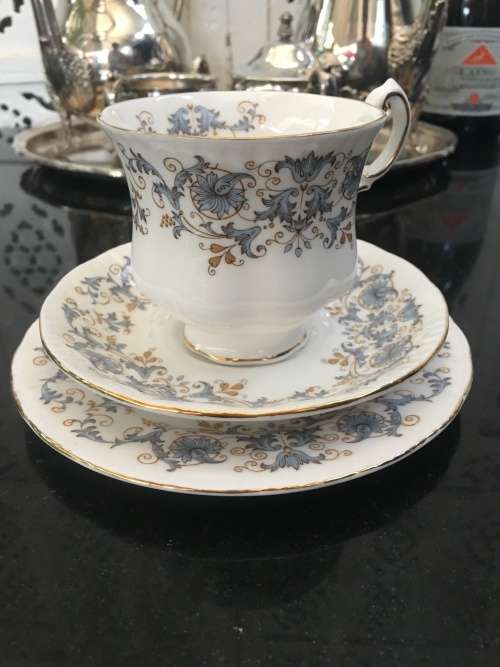 Stunning Vintage Paragon "Tuscany" Tea Trio, By Appointment to Her Majesty The Queen.