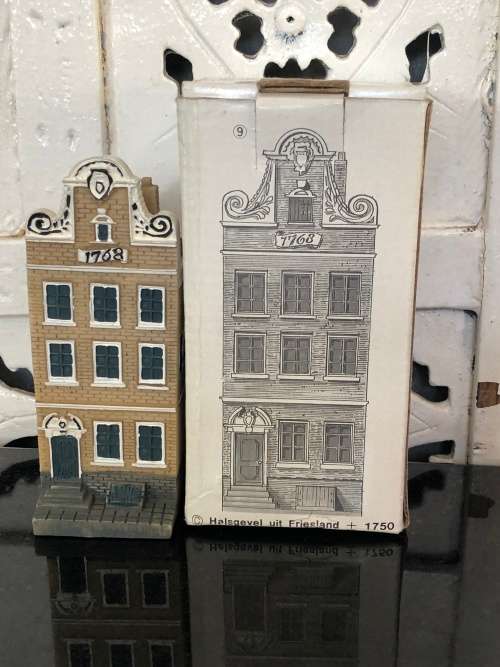 Pair of Collectable Amsterdam Canal Houses No 9 and  No 6 Serie Grachtenhuizen Blokker