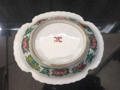 A Beautiful Hand Painted Vintage c1960's Chinese Famille Rose Sweet Dish Made in China Stamp