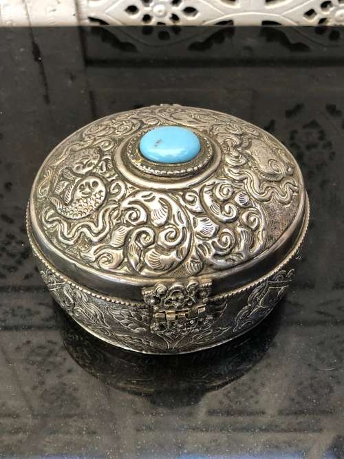 WOW !!! GORGEOUS VINTAGE LIDDED SILVER PLATED VELVET LINED INDIAN TRINKET BOX