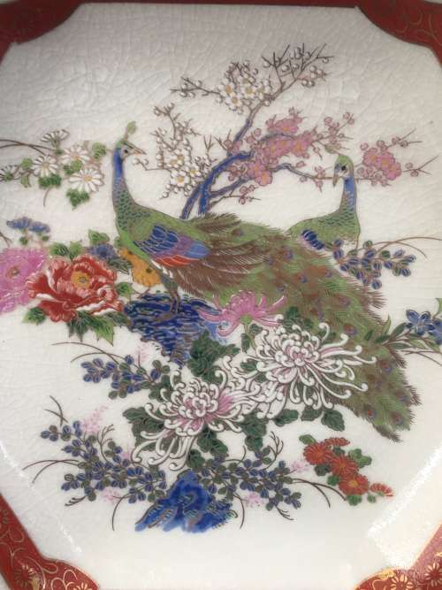 Stunning  c1920-1940s Japanese Satsuma Crackle Glazed Lidded Display Plate. Marking on Base
