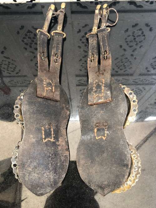 WOW !!! STUNNING PAIR OF ANTIQUE HORSE BRASSES , LEATHER WITH BRASS CLIPS